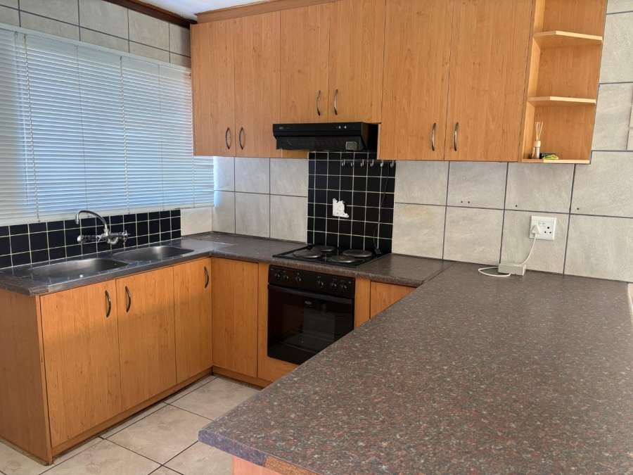 2 Bedroom Property for Sale in Langenhovenpark Free State